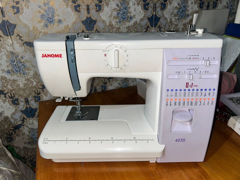 машина швейная Janome