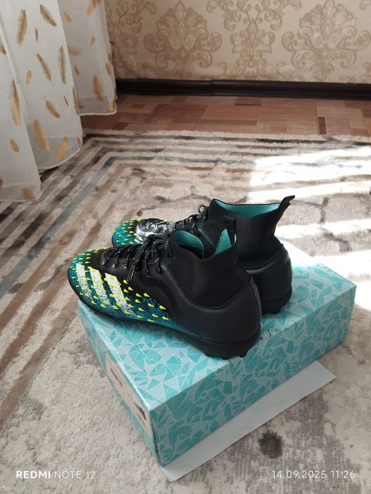 PREDATOR оригинал сараканожки