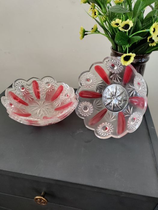 Продам 4 пластмассовых чаши