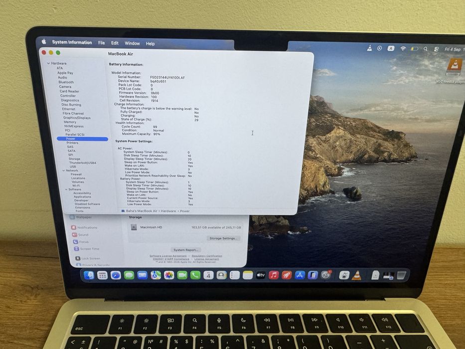 Продам Macbook Air m2 14”