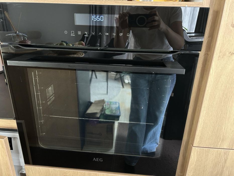 Фурна за вграждане AEG