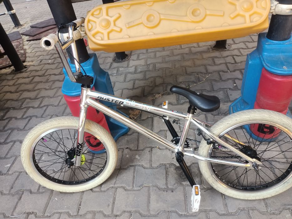 Продам BMX , белый , в хорошем состоянии
