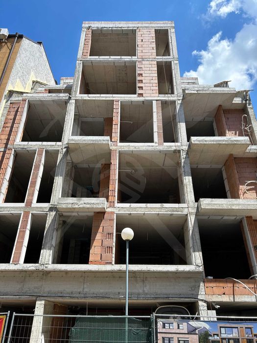 Продава се Двустаен апартамент в Пловдив, Кършияка - 85 кв.м за 2295 €/кв.м - Снимка #1