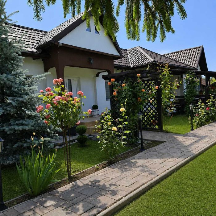 Casă de vânzare în jud Prahova, comuna Drăgănești, sat Cornu de Jos, str. Principală