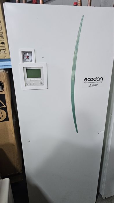 Най-ново поколение термопомпа mitsubishi ecodan с бойлер  200л.