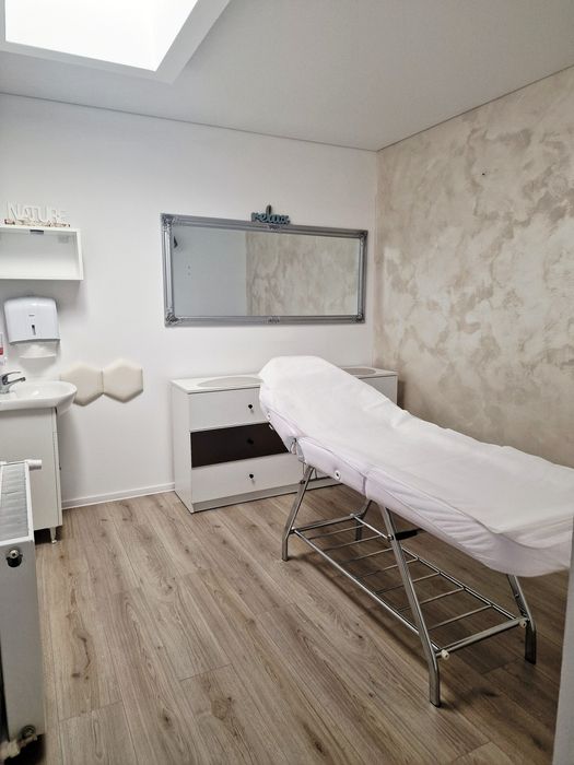 Camera cosmetica de închiriat