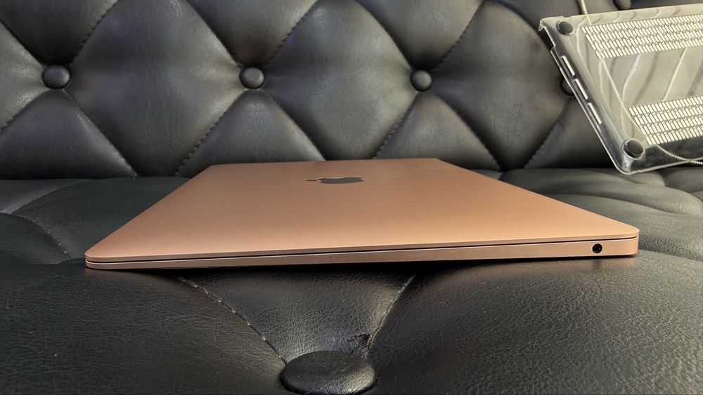 Apple MacBook Air M1 2020 в идеальном состоянии