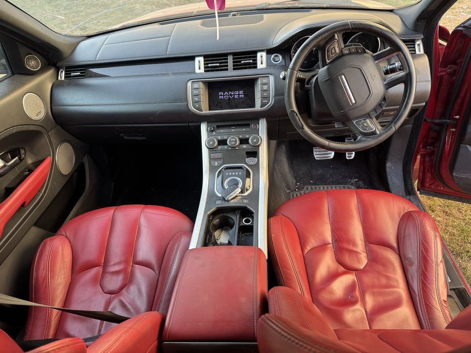 Vand interior rosu scoica Evoque
