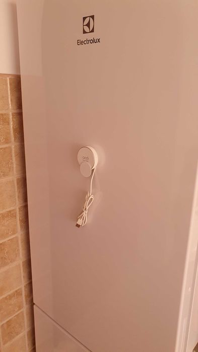 Incărcător wireless universal 15W andi be free cu andocare magnetica