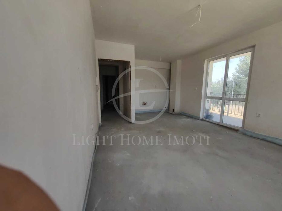 Продава се Двустаен апартамент в Пловдив, Коматево - 65 кв.м за 1431 €/кв.м - Снимка #1