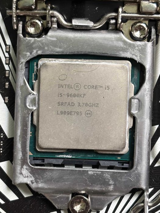 i5 9600kf second hand si noi de vanzare • Anunturi • OLX.ro