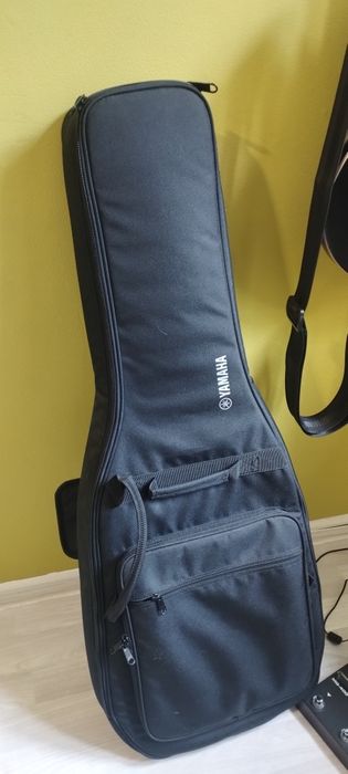 Электрогитара Yamaha Revstar RSS20