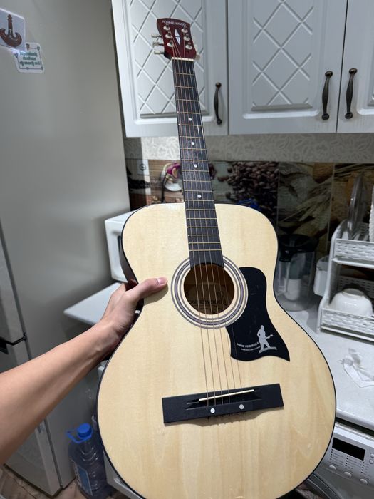 Гитара новый.