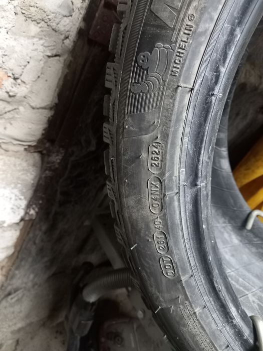 275/40R22 MICHELIN