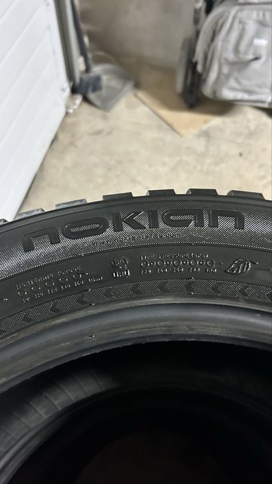 Продам Шины шипованные Nokian Haka8