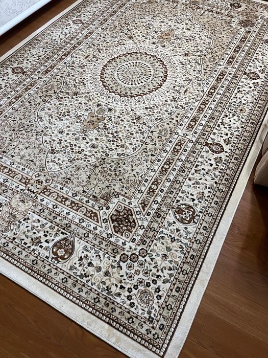 Продам 2 ковра в хорошем состоянии