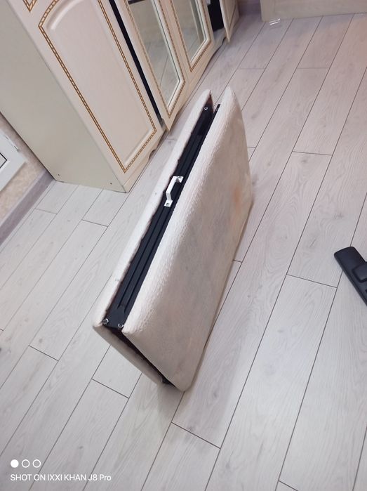 Кушетка продам в нормальном состоянии