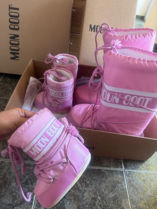 Розов Moon Boot