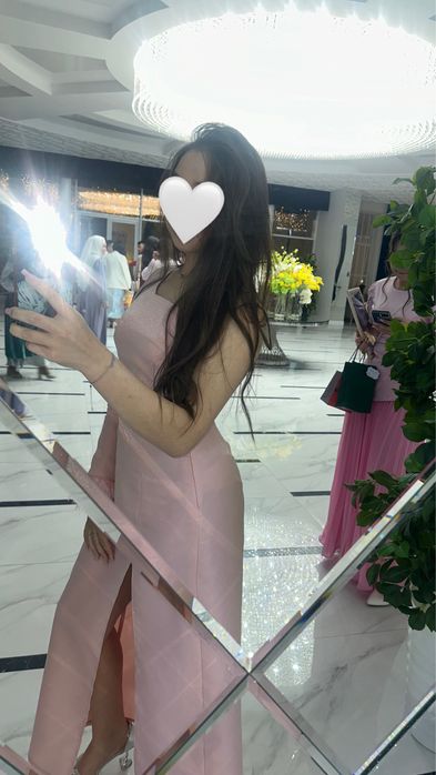 Вечернее платье длины миди