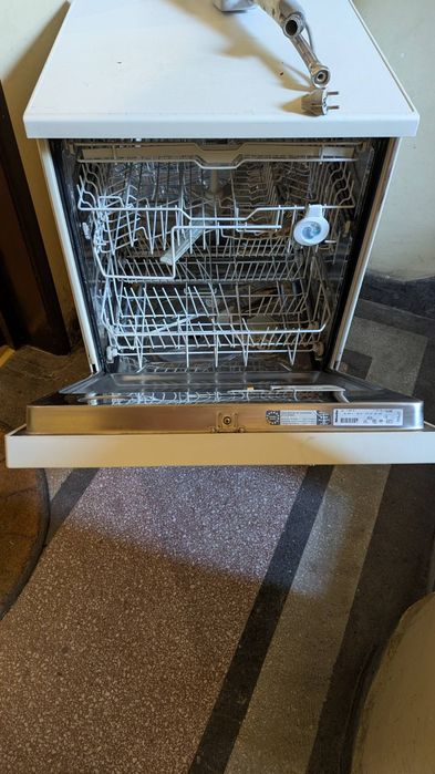Свободностояща съдомиялна Miele G6620SC 60