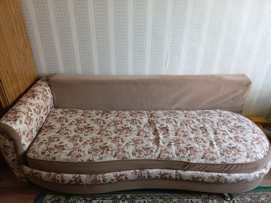 Отдам даром диван