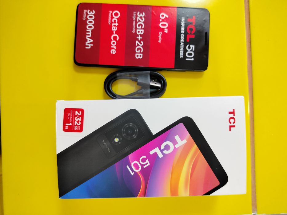 Smartphone TCL 501 nou