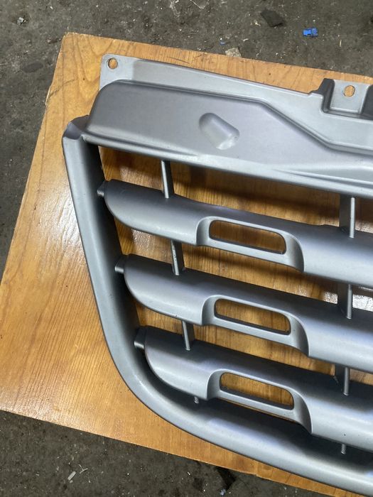 Master 2012 година Предна решетка