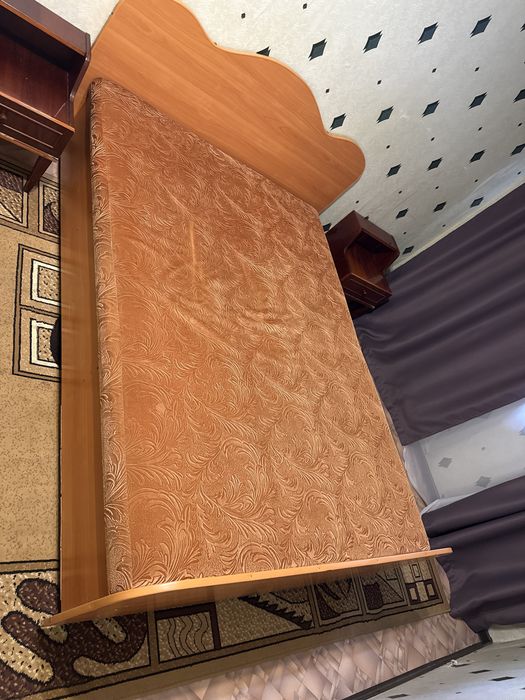 Продам кровать 140х200 (самовывоз)