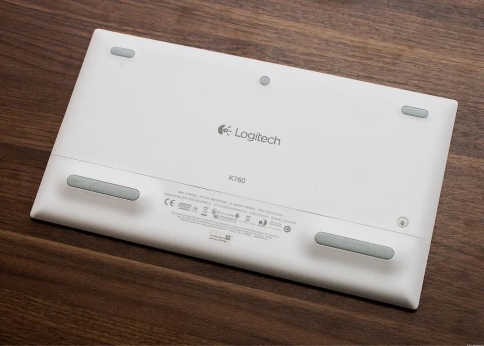 Безжична Соларна Клавиатура Logitech K760 за Mac, iPad и iPhone.