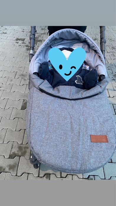 Vând carucior 3in1