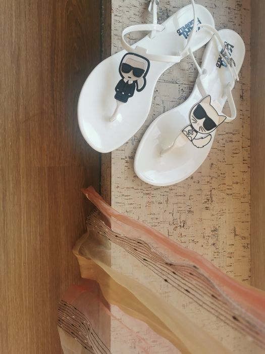 Сандали Karl LAGERFELD