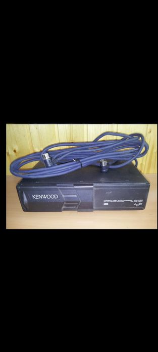 Продаю сд чейнджер кенвуд