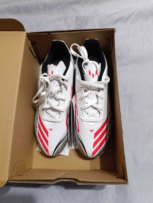 Бутонки за футбол