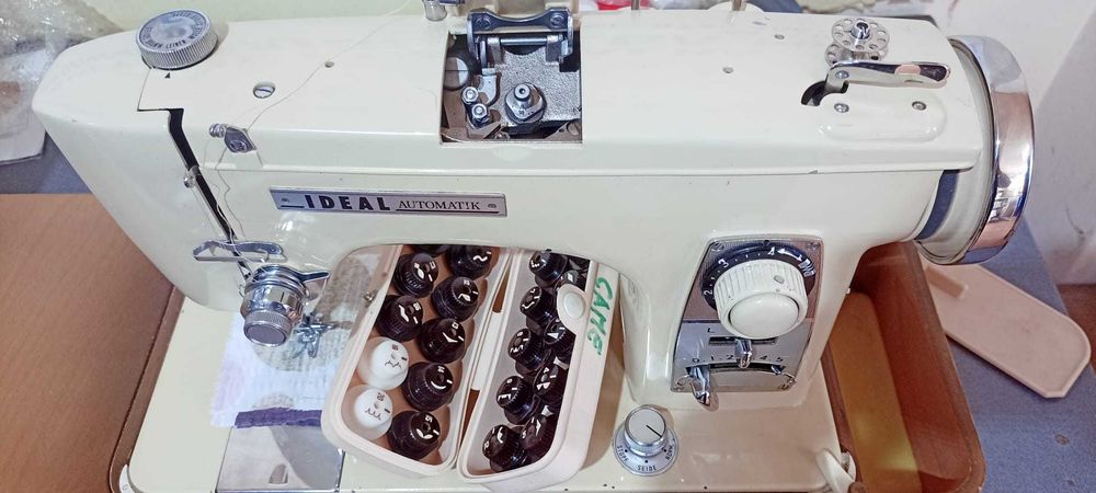 Masina de cusut Ideal Automatik piese metalice