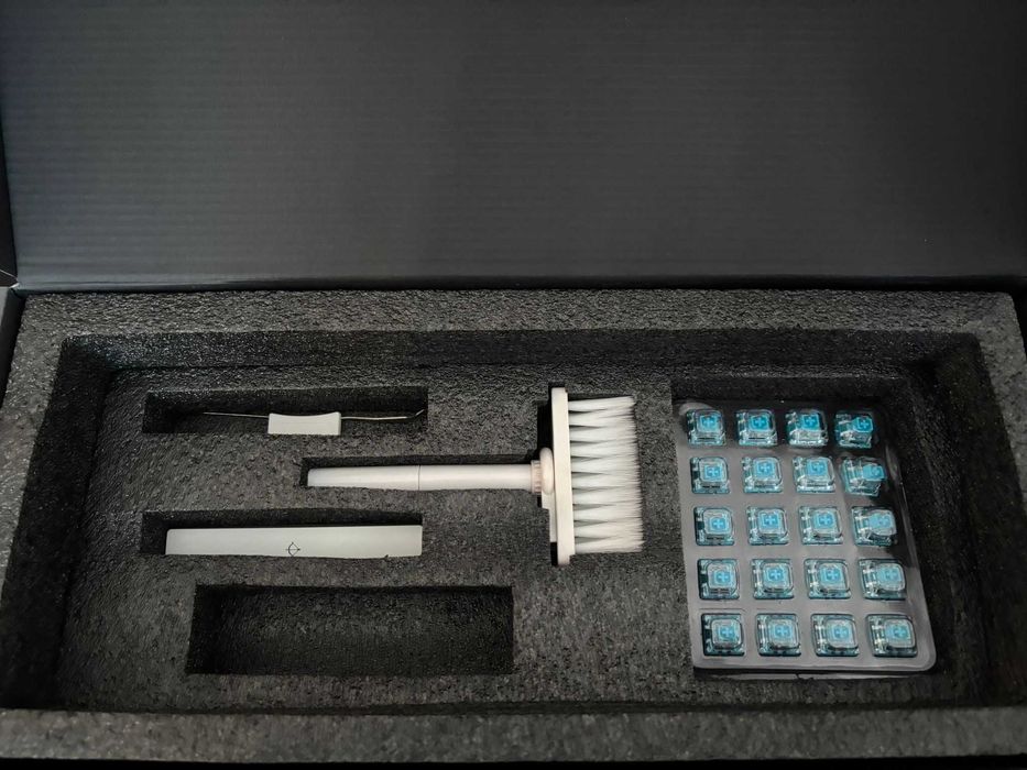 Tastatura Gaming AQIRYS Aludra TKL White Mecanica, stare foarte buna