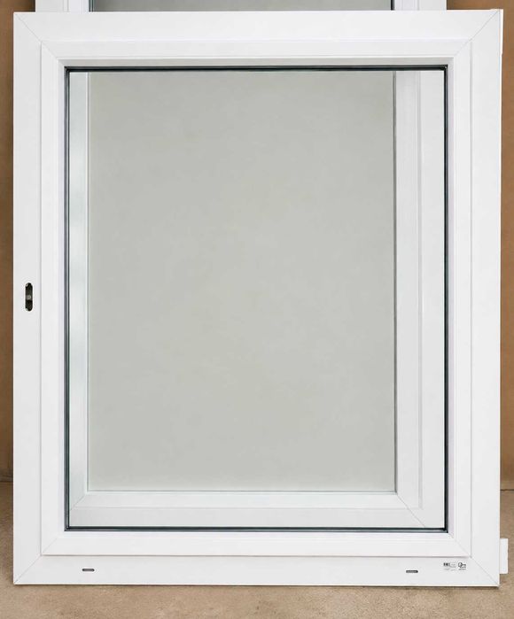 3 ferestre Schüco PVC cu geam termopan dublu – una cu rulou