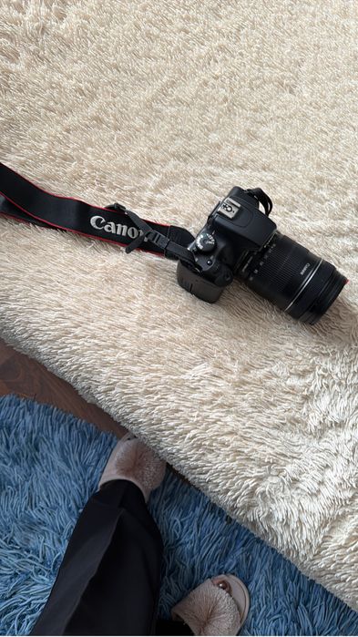 Фотоаппарат Canon EOS 1000D