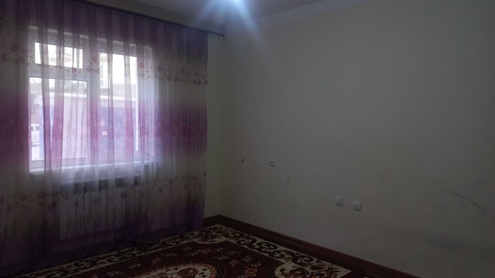 Yashil bozorga yaqin joydan xonadon ijaraga beriladi