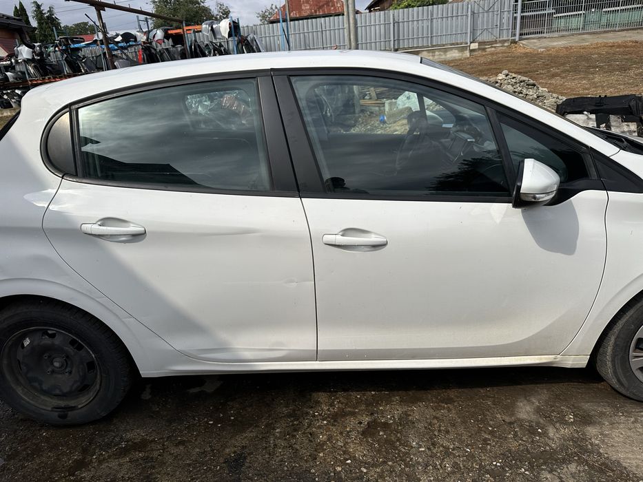 Usi dreapta / Portiere dreapta / Oglinda Peugeot 208 2014-2019