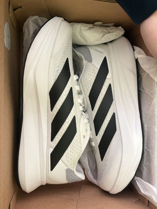 Кроссовки адидас новые