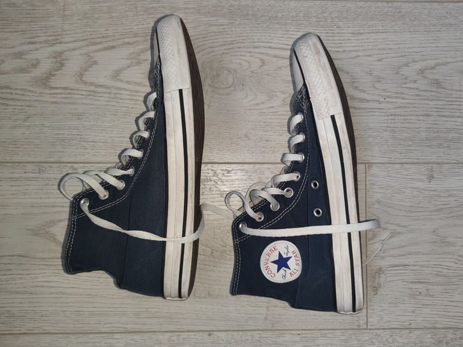 Converse navy blue