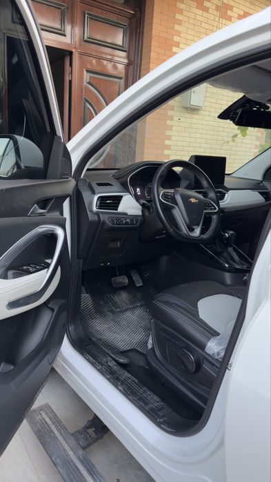 Chevrolet captiva 5 sotiladi