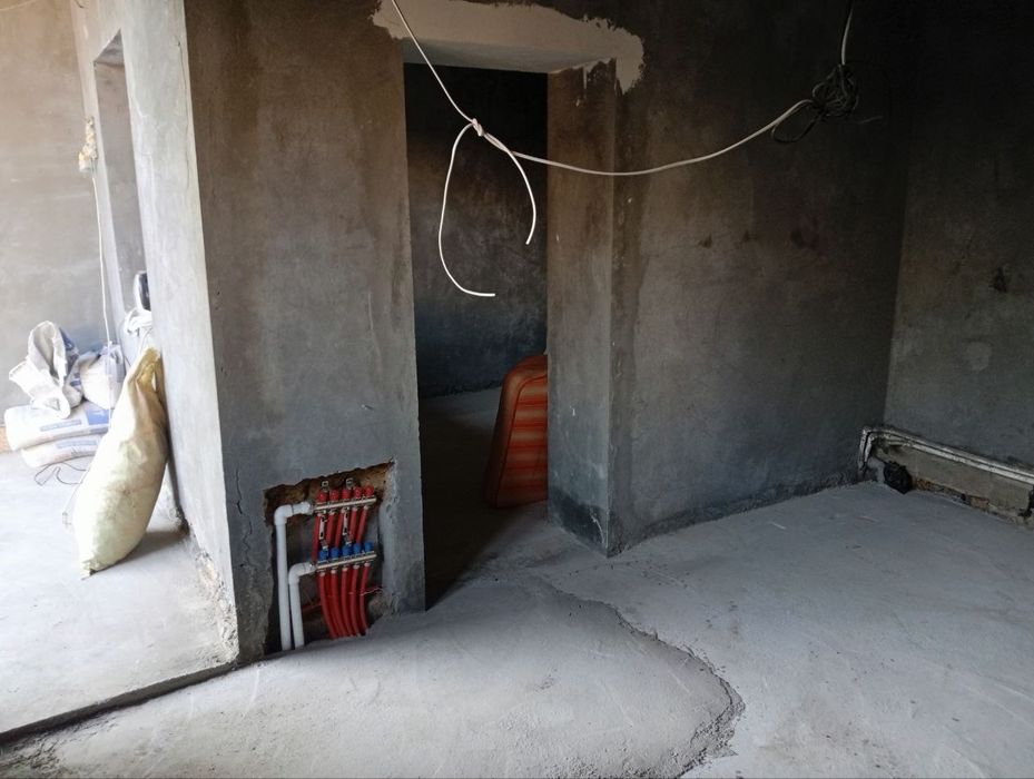 Uy sotiladi. Toshkent shaxar, Mirobod tumani, yo'lli yuzida 1.8 sotix