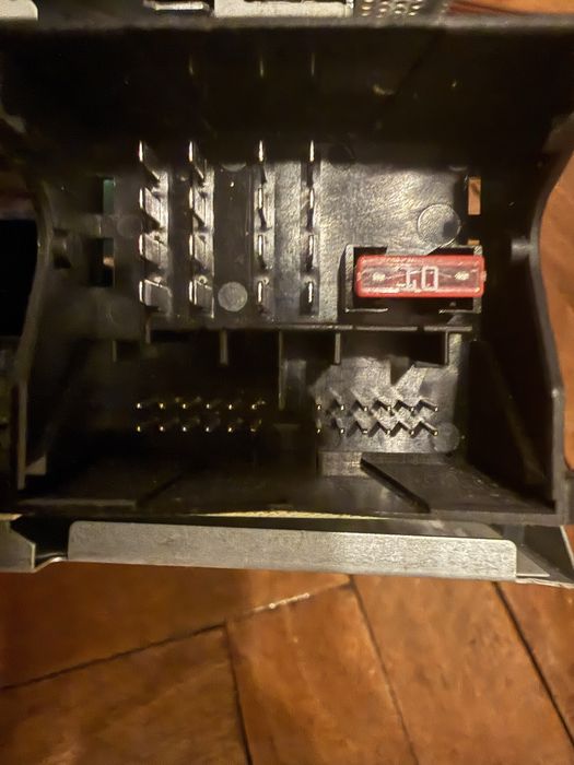 Оригинално радио Volkswagen RCD 300