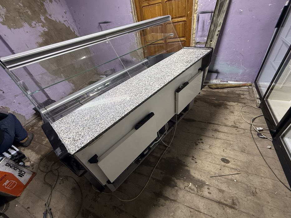 Витринный холодильник