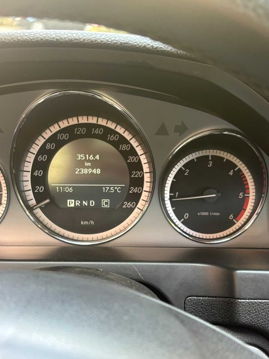 Vând Mercedes Benz C Class220 Cdi 2009 model avangard