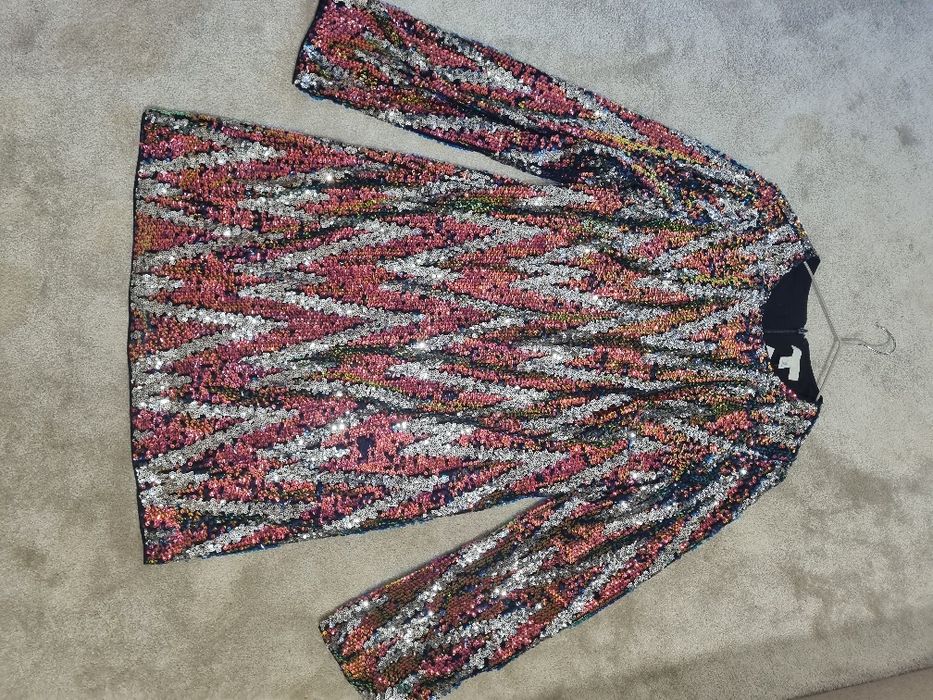 Празнични рокли с пайети