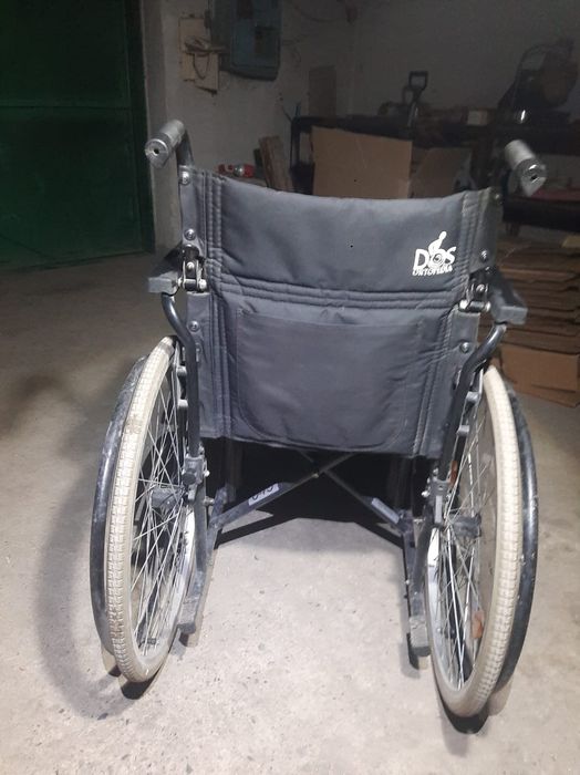 Продам инвалидную коляску.