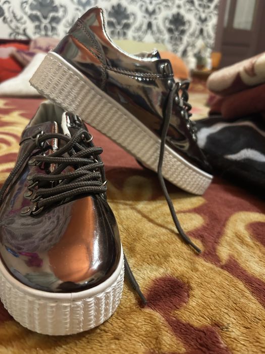 Vand papuci  purtai o sungura data