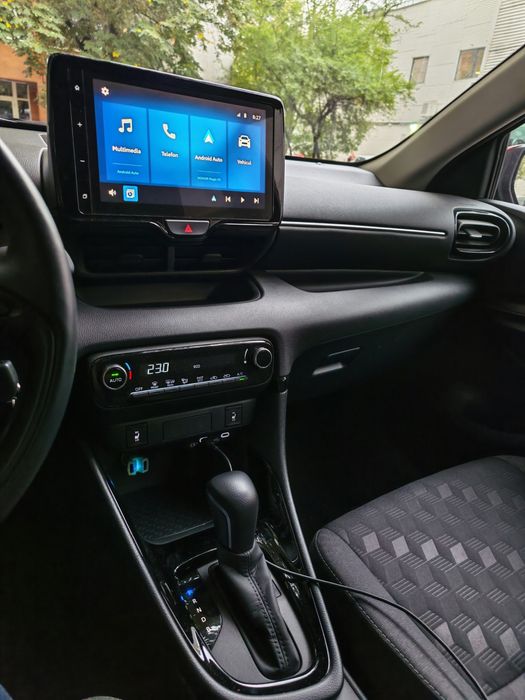 TOYOTA Yaris 2025 — imagine 2